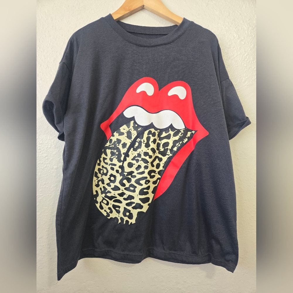 Graphic Tee with Red and Leopard Print Design